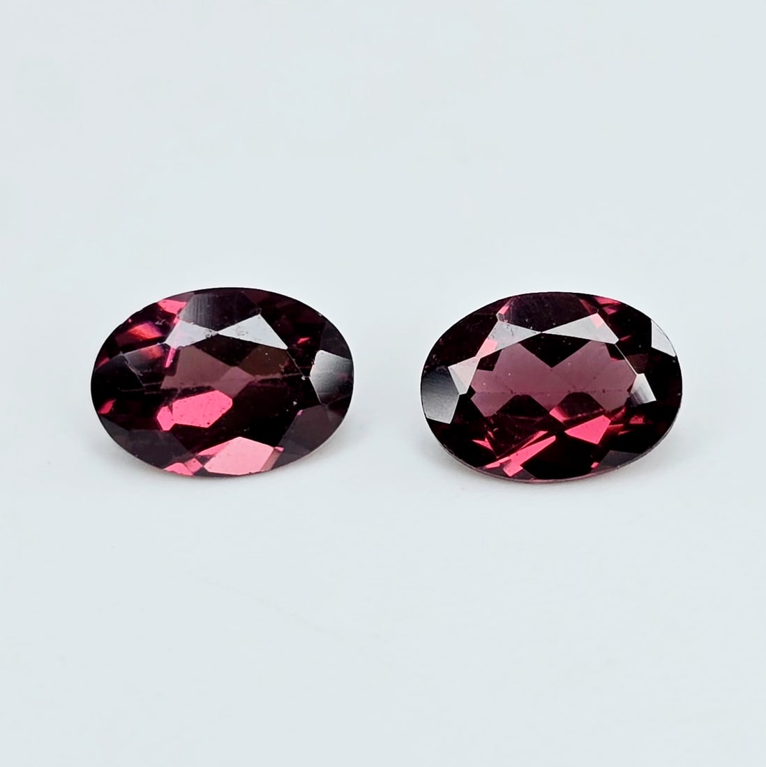 1.75 Ct Natural Rose Garnet Oval Pair: Gemstones: Rose Garnet /Carat Weights: 1.75 ct /Size or Dimensions: 7 X 5 mm