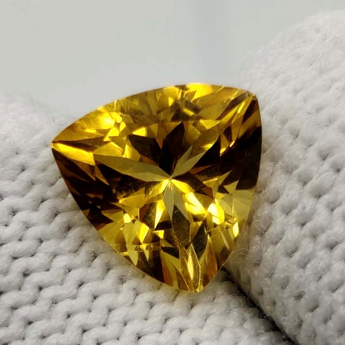 3.60 Ct "Top Quality" Natural Brandy Citrine: Gemstones: Natural Citrine /Carat Weights: 3.60 Ct /Size or Dimensions: 10 X 10 X 7.50 mm / Treatment: No