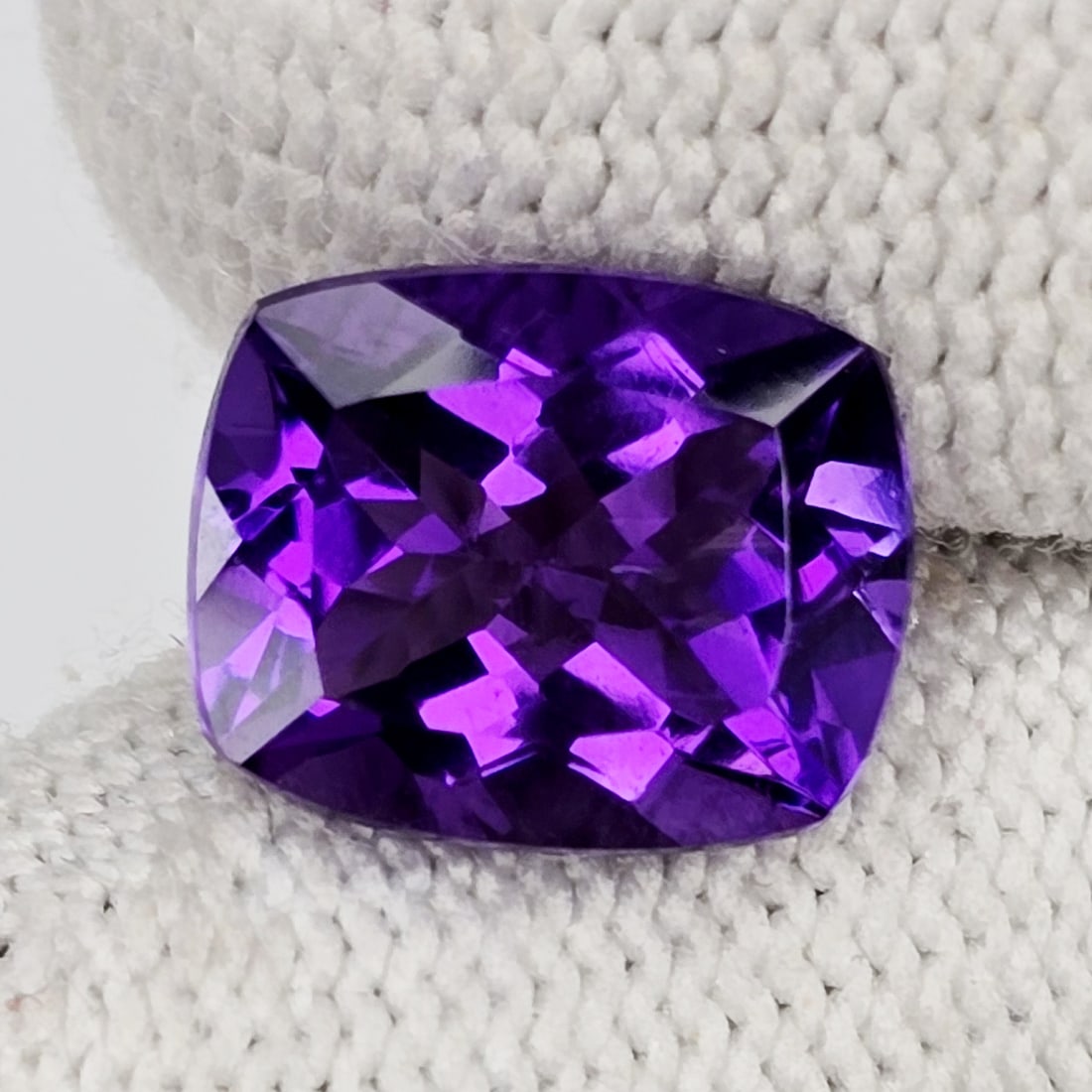 5.65 ct "Top Quality" Natural Deep Purple African Amethyst (1 of 4)
