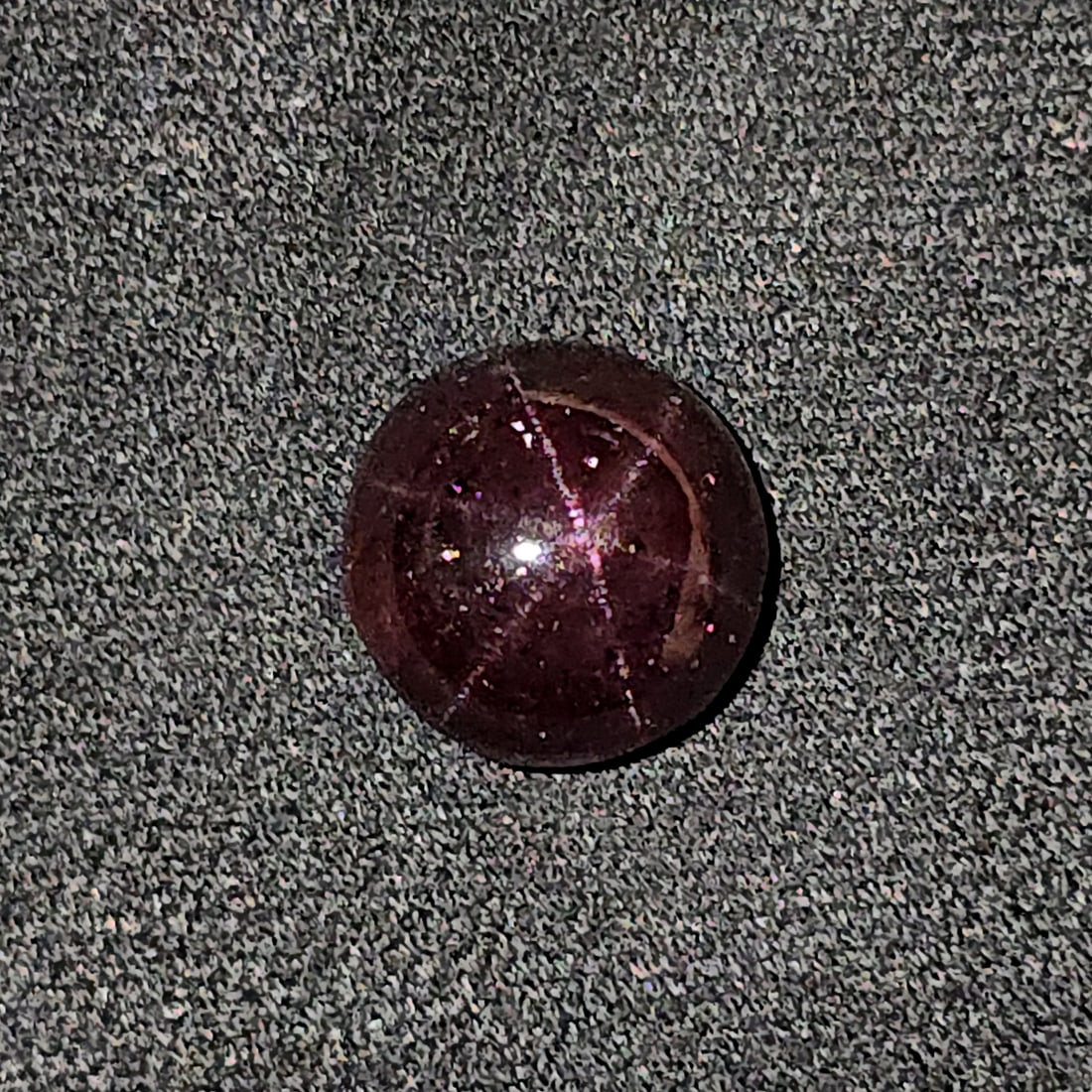 6.27 Ct Unheated Natural Star Garnet: Gemstones: Natural Star Garnet /Carat Weights: 6.27 ct /Size or Dimensions: 9.70 X 9.70 X 5.90 mm /Treatment: None