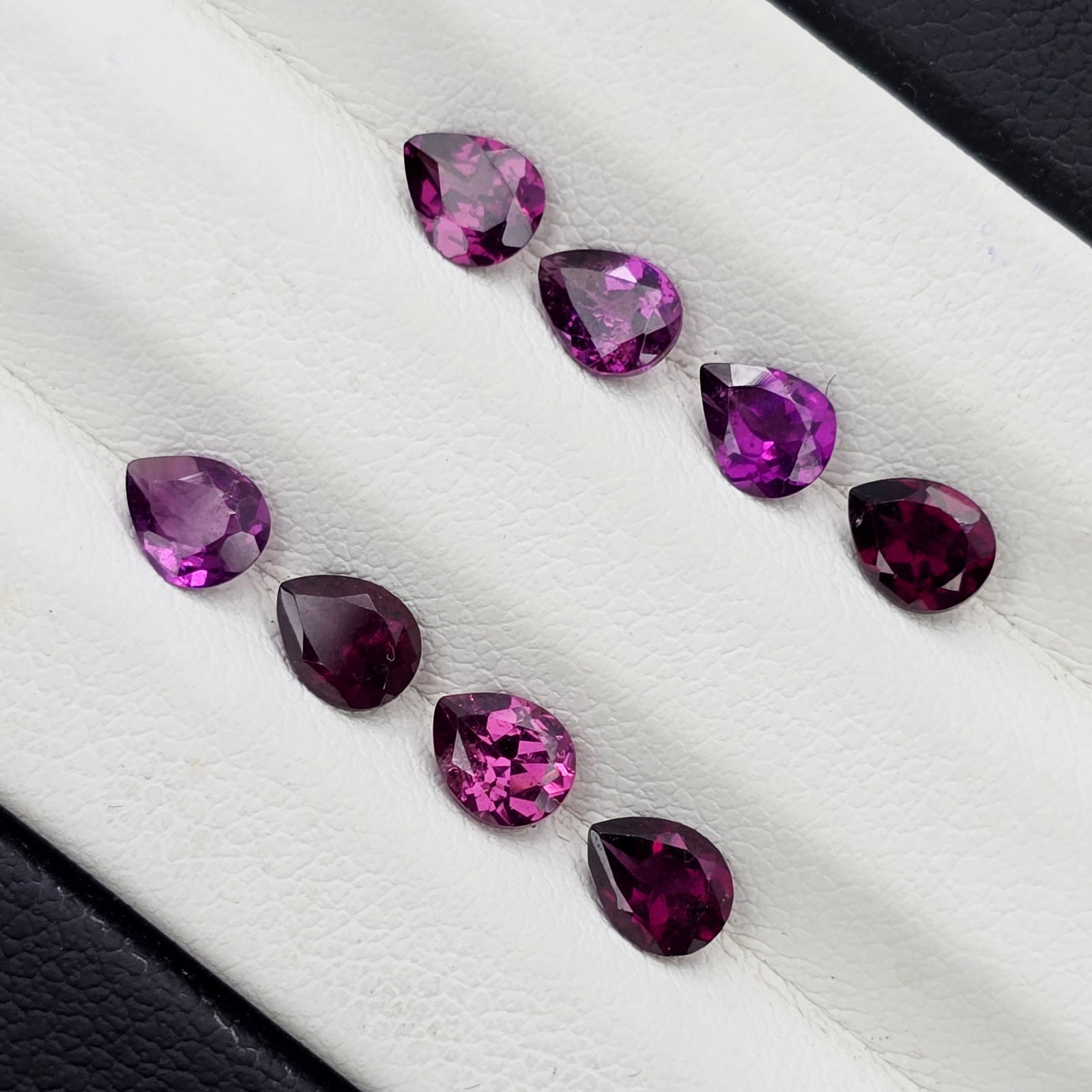 3.12 Ct Natural Rhodolite Garnet Pear Set: Gemstones: Rhodolite Garnet /Carat Weights: 3.12 ct /Size or Dimensions: 5 X 4 mm /