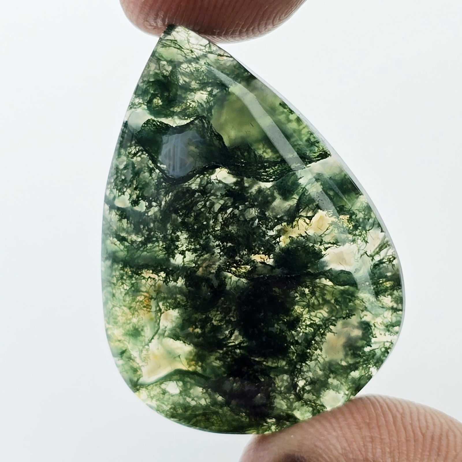 25.80 Ct Natural Green Moss Agate: Gemstones: Natural Agate /Carat Weights: 25.80 ct /Size or Dimensions: 30 X 22 X 5 mm /Treatment: No
