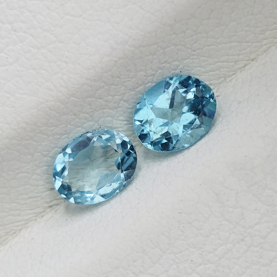 0.70 Ct Natural Paraiba Blue Apatite Pair (1 of 3)