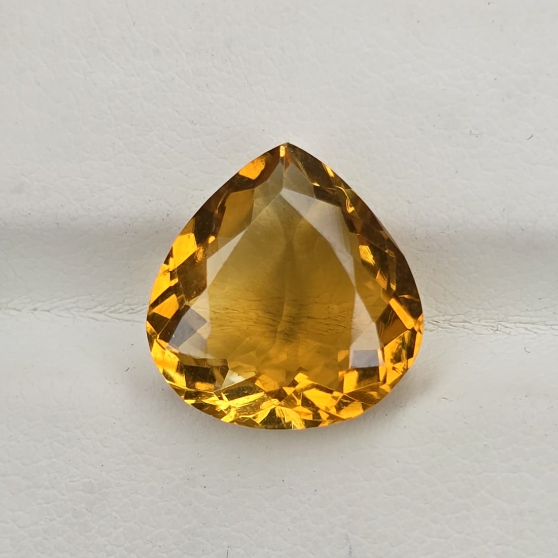 6.15 Ct Natural Citrine: Gemstones: Natural Citrine /Carat Weights: 6.15Ct /Size or Dimensions: 13.40 X 13 X 6.30 mm / Treatment: No