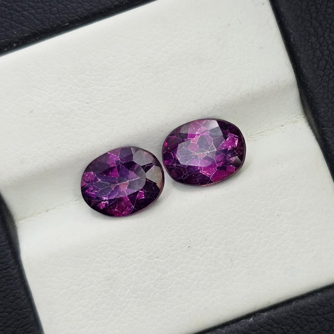 4.22 ct Rare Natural Lulaby Mystic Topaz Pair: Gemstones: Natural Mystic Topaz /Carat Weights: 4.22 ct /Size or Dimensions: 9 X 7 mm /Treatment: Coated