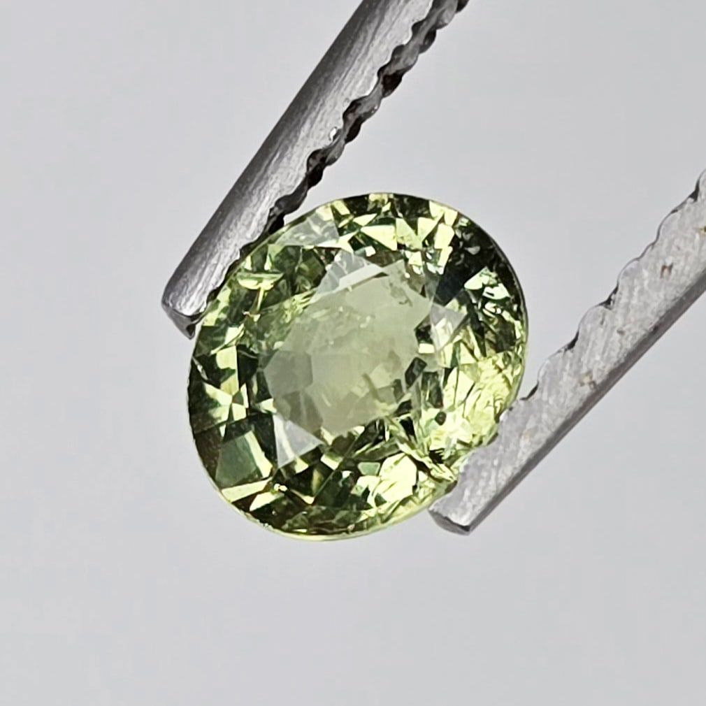 0.50 Ct Natural Green Sapphire (1 of 2)
