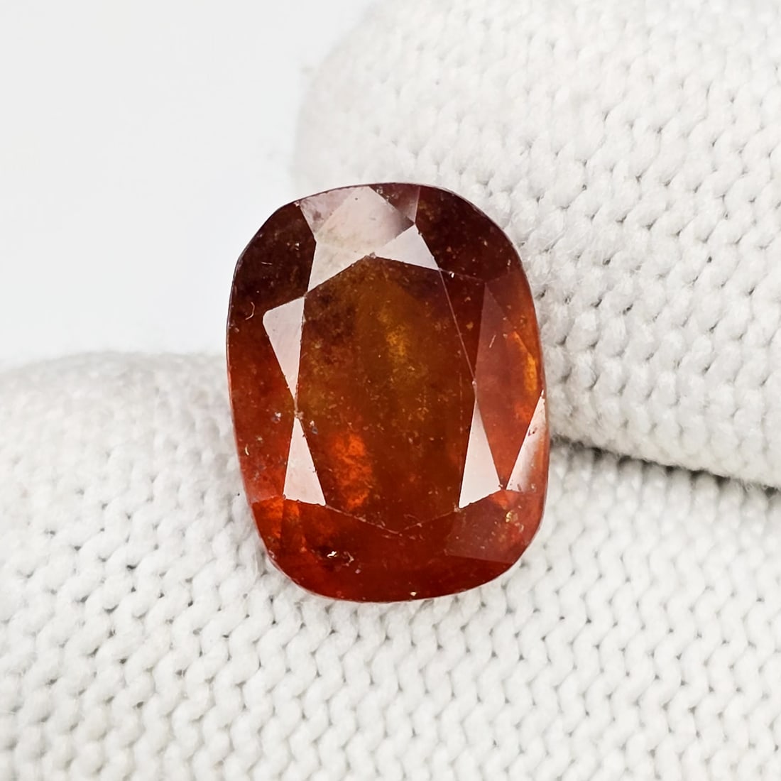 10.59 Ct Natural Hessonite Garnet: Gemstones: Natural Hessonite Garnet /Carat Weights: 10.59 ct /Size or Dimensions: 14.50 X 10.90 X 7.05 mm /Treatment: None