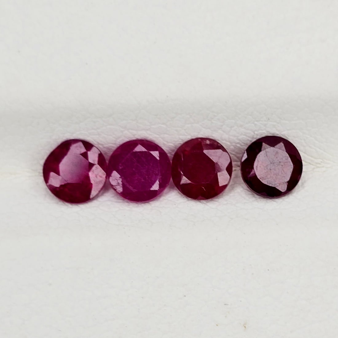 1.42 Ct Natural Mozambique Red Ruby Set (1 of 2)