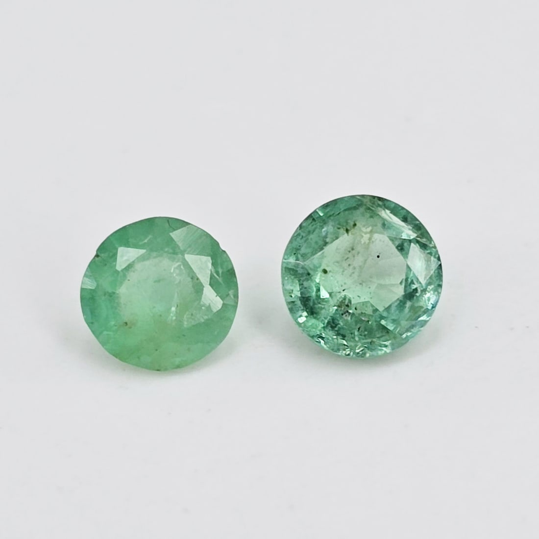 0.56 ct Natural Zambian Emerald: Gemstones: Natural Emerald /Carat Weights: 0.56 ct /Size or Dimensions: 4.40 mm Approx /Treatment : Colorless Oil