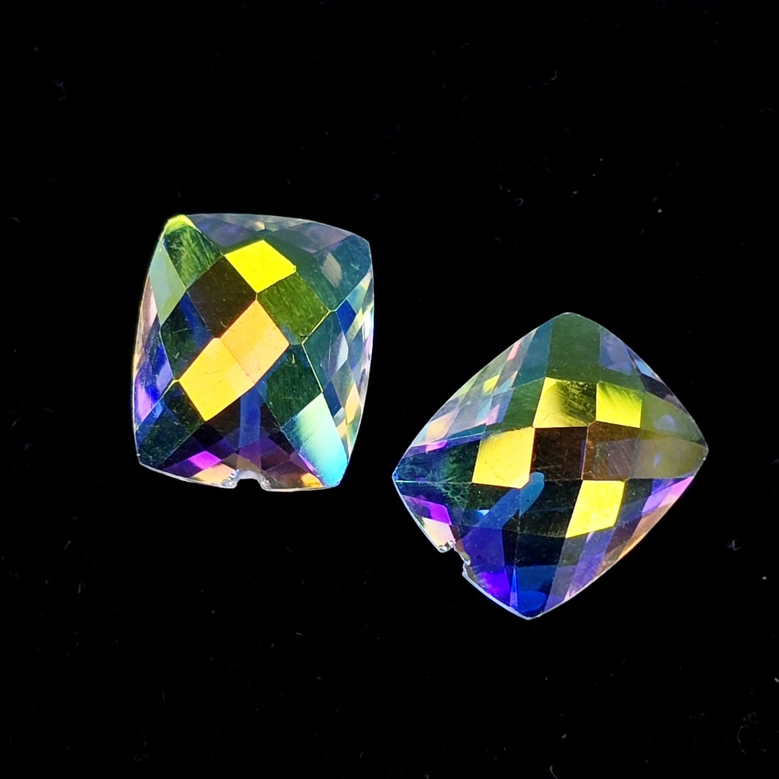 9.46 ct Natural Mercury Glow Mystic Topaz Drilled Pair: Gemstones: Natural Mystic Topaz /Carat Weights: 9.46 ct /Size or Dimensions: 12 X 10 X 5.50 mm /Treatment: Coated