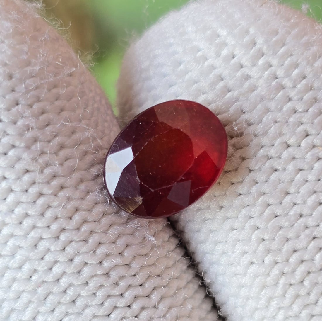 3 Ct Natural Hessonite Garnet: Gemstones: Natural Hessonite Garnet /Carat Weights: 3 ct /Size or Dimensions: 9 X 7 X 4 mm /Treatment: None