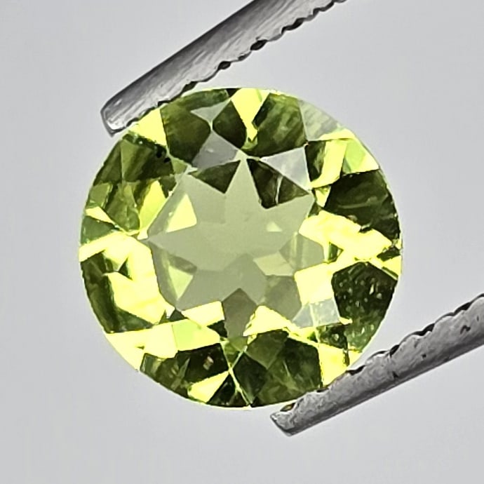 1 ct "AAA Grade" Natural Peridot Round (1 of 2)