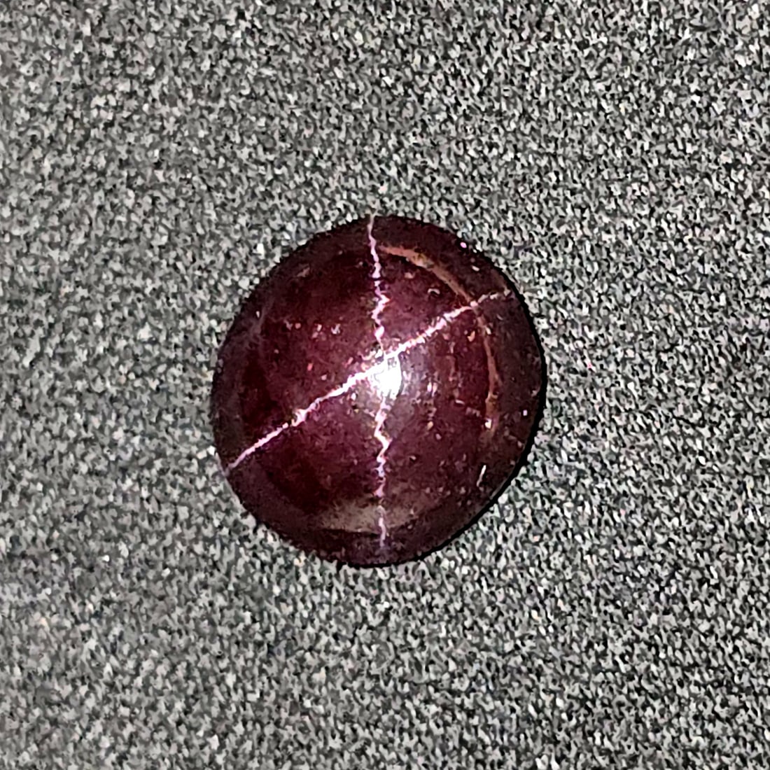 6.52 Ct Unheated Natural Star Garnet: Gemstones: Natural Star Garnet /Carat Weights: 6.52 ct /Size or Dimensions: 11 X 10 X 5 mm /Treatment: None