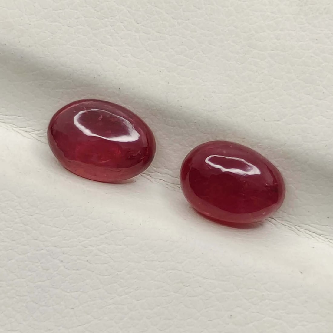 2.75 Ct Natural Red Ruby Cabochon Pair (1 of 1)