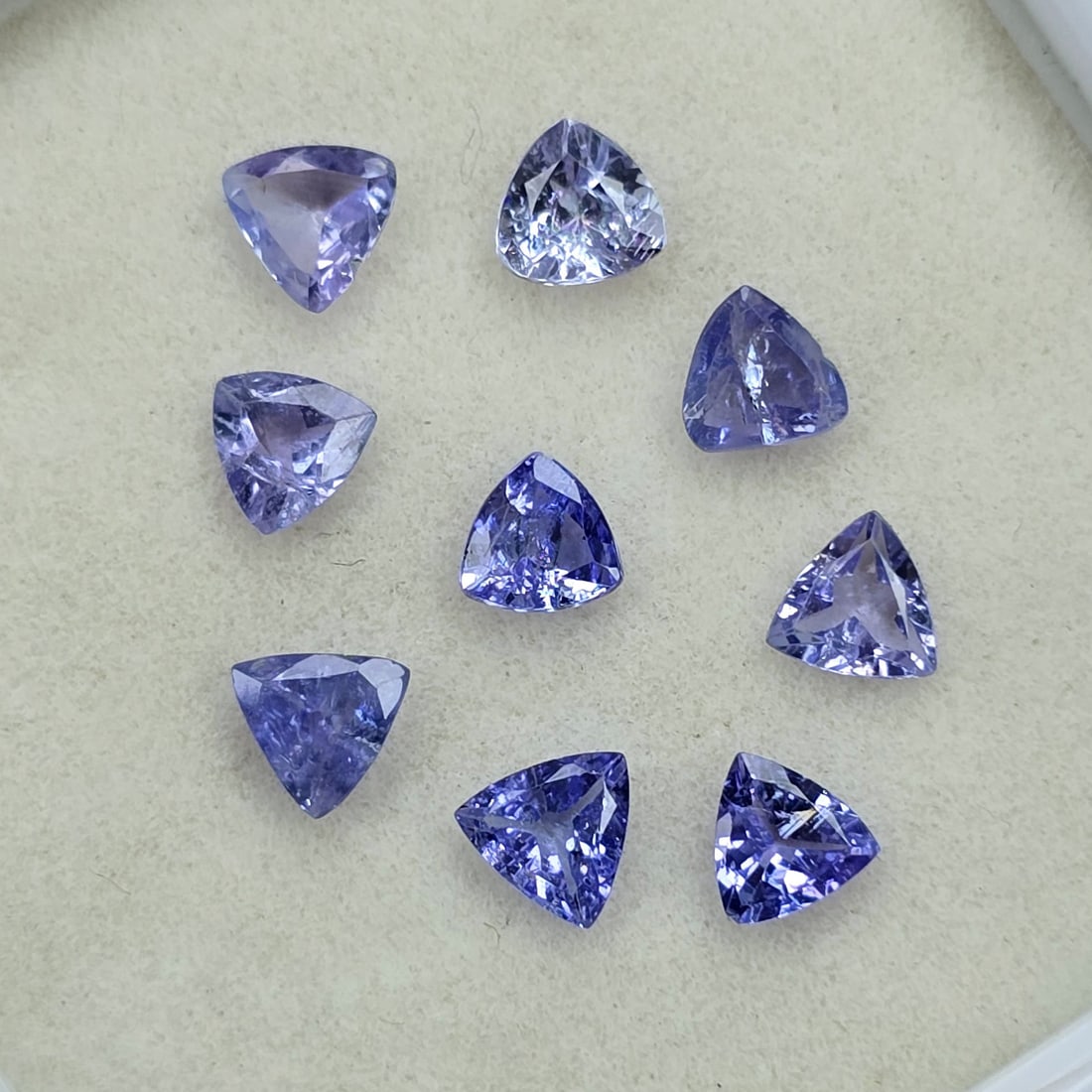 1.94 Ct Natural Tanzanite Trillion Set: Gemstones: Natural Tanzanite /Carat Weights: 1.94 ct /Size or Dimensions: 4 X 4 mm /Origin : Tanzania