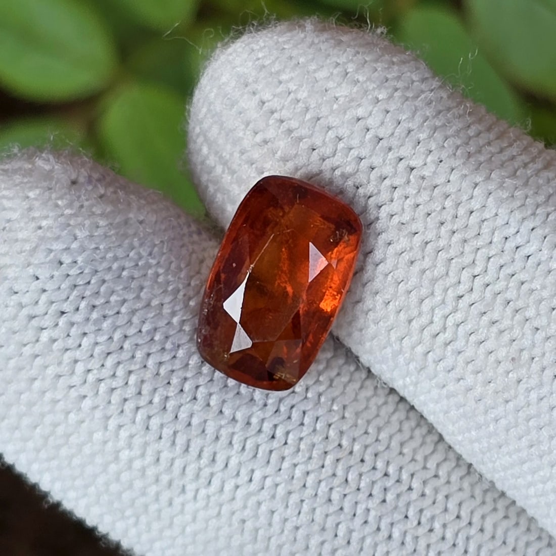 6.35 Ct Natural Hessonite Garnet: Gemstones: Natural Hessonite Garnet /Carat Weights: 6.35 ct /Size or Dimensions: 13.90 X 8.70 X 5.60 mm /Treatment: None