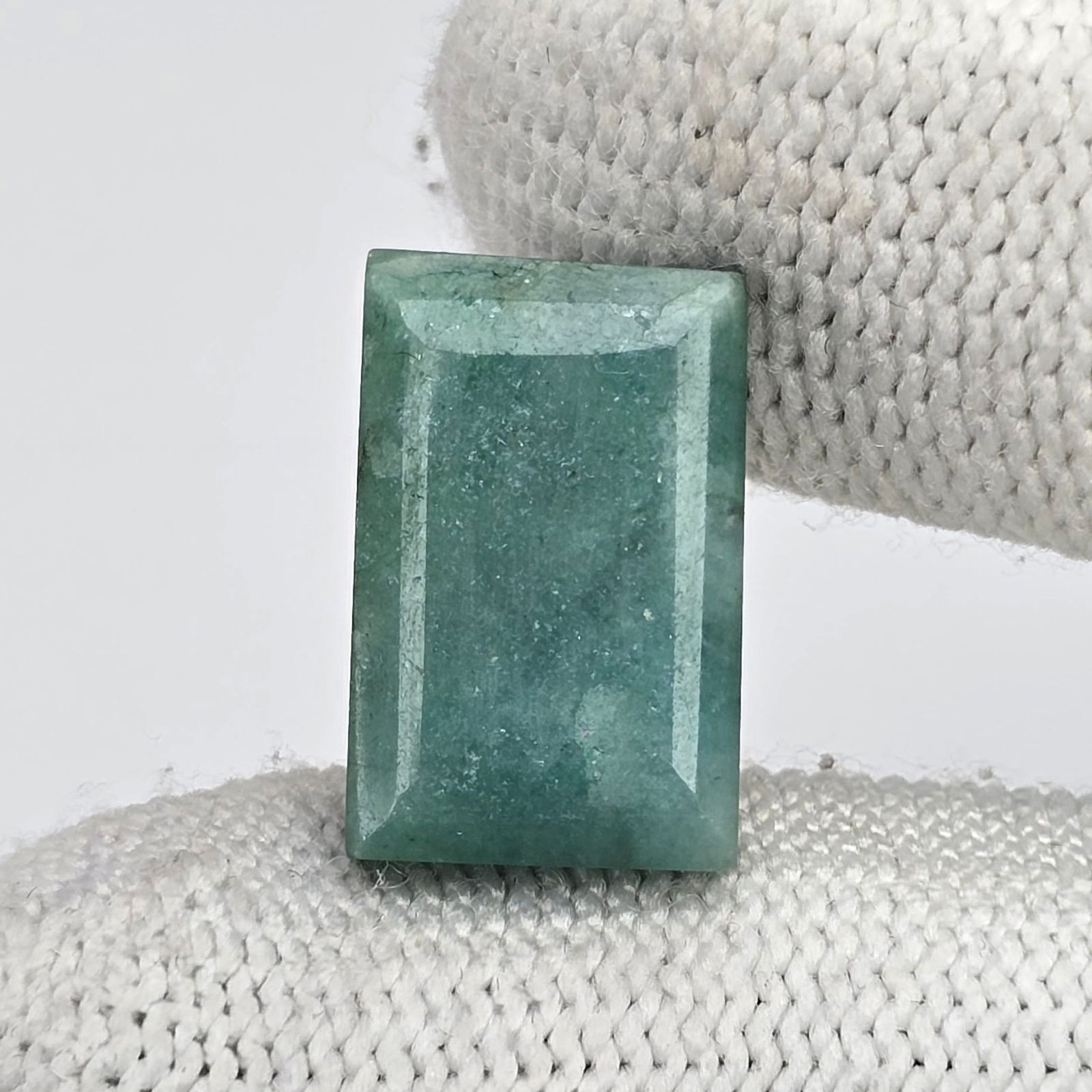 12.50 ct Natural Coated Emerald: Gemstones: Natural Emerald /Carat Weights: 12.50 ct /Size or Dimensions: 17 X 10.70 X 6.50 mm Approx /Treatment : Coated