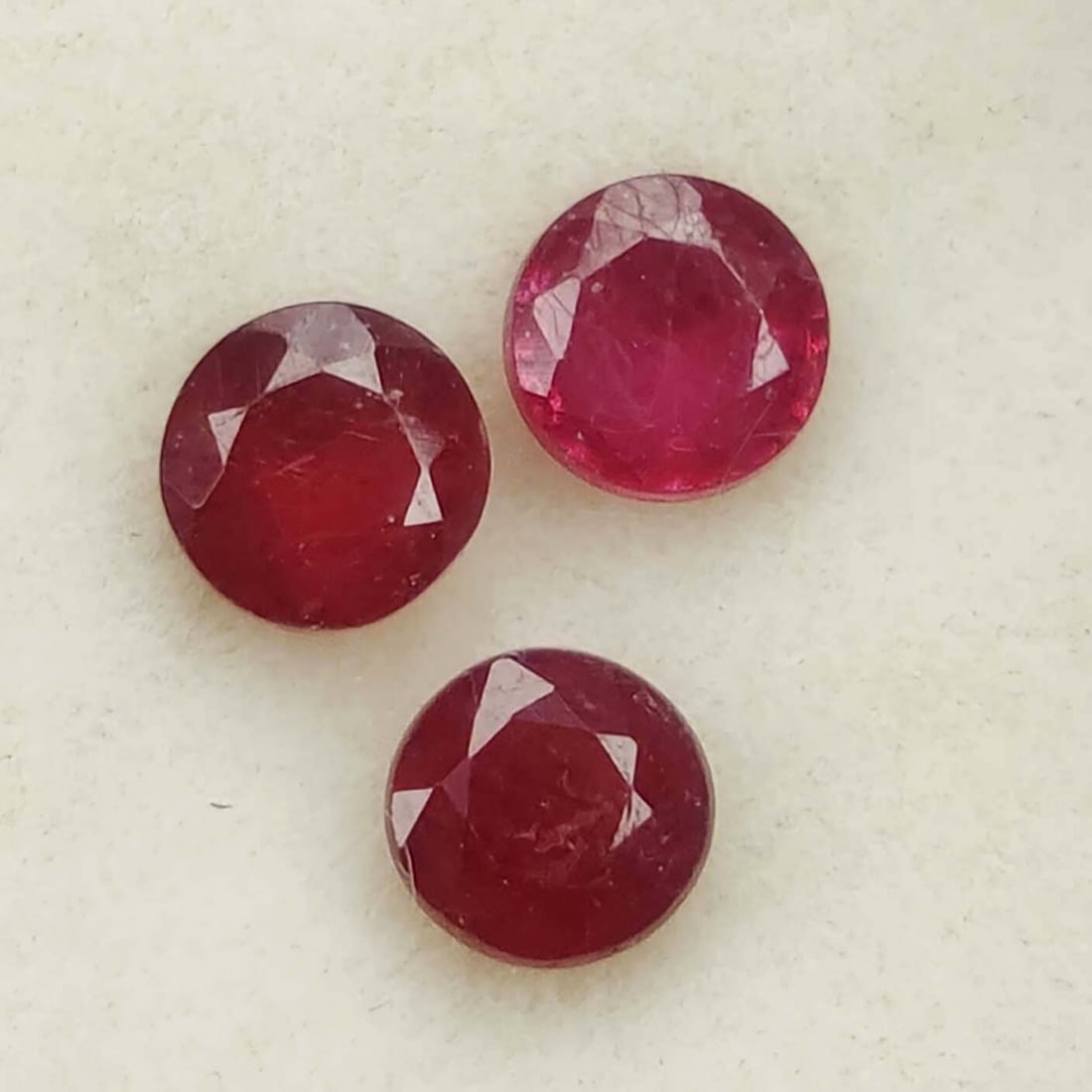 1.30 Ct Natural Mozambique Red Ruby Set (1 of 2)