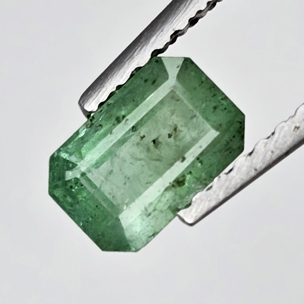 0.75 ct Natural Zambian Emerald: Gemstones: Natural Emerald /Carat Weights: 0.75 ct /Size or Dimensions: 6.20 X 4 X 3.20 mm Approx /Treatment : Colorless Oil