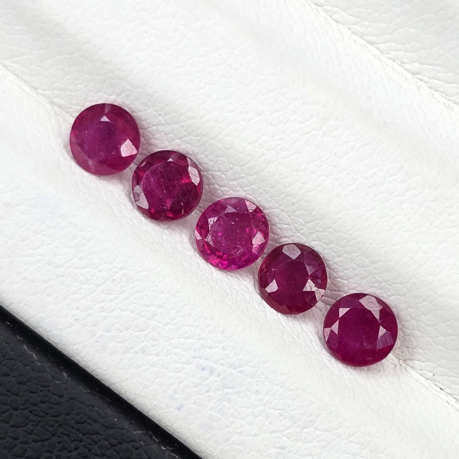 1.56 Ct Natural Mozambique Red Ruby Set (1 of 2)