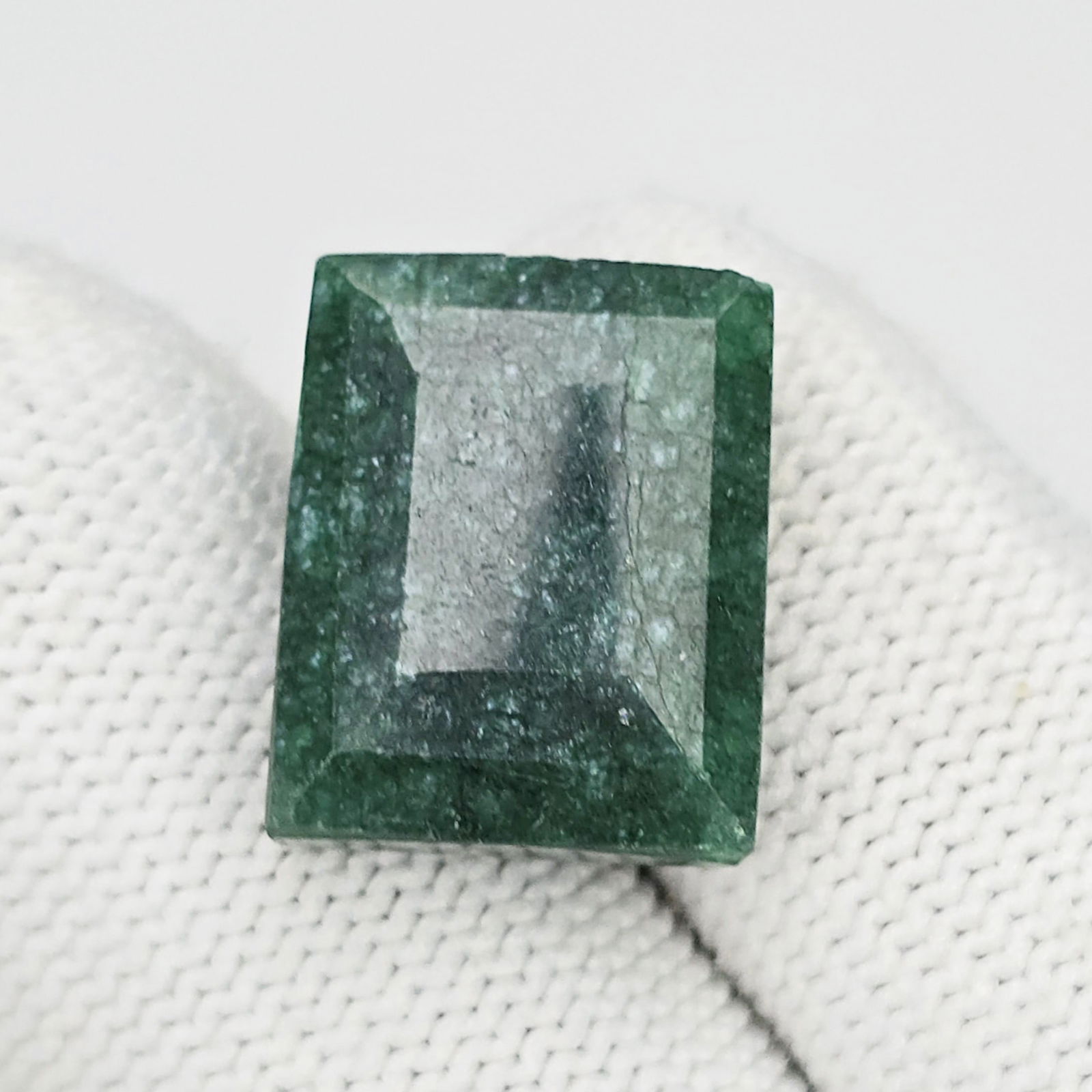 20.84 ct Natural Coated Emerald: Gemstones: Natural Emerald /Carat Weights: 20.84 ct /Size or Dimensions: 18.20 X 14.40 X 7.60 mm Approx /Treatment : Coated