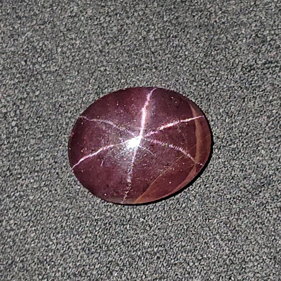 8.60 Ct Unheated Natural Star Garnet: Gemstones: Natural Star Garnet /Carat Weights: 8.60 ct /Size or Dimensions: 13.60 X 11 X 5 mm /Treatment: None