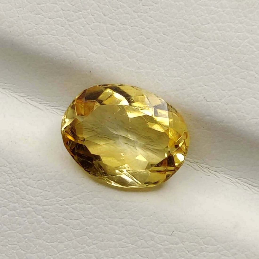 2.75 Ct Natural Citrine: Gemstones: Natural CitrineCarat Weights: 2.75 ct Size/Dimensions: 10.6 X 8.3 X 5.30 mmTreatment: No