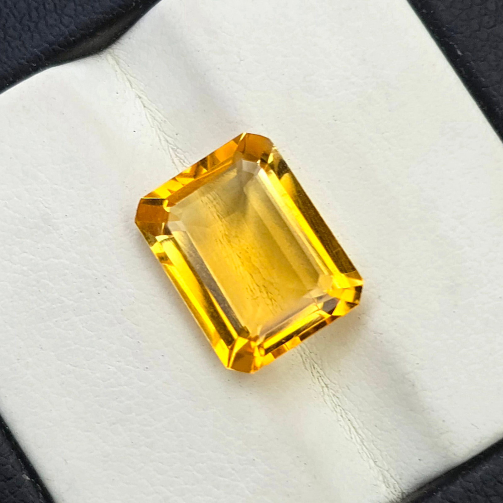 5.28 Ct "AAA Grade" Natural Citrine: Gemstones: Natural Citrine /Carat Weights: 5.28 Ct /Size or Dimensions: 12.30 X 9.60 X 5.60 mm
