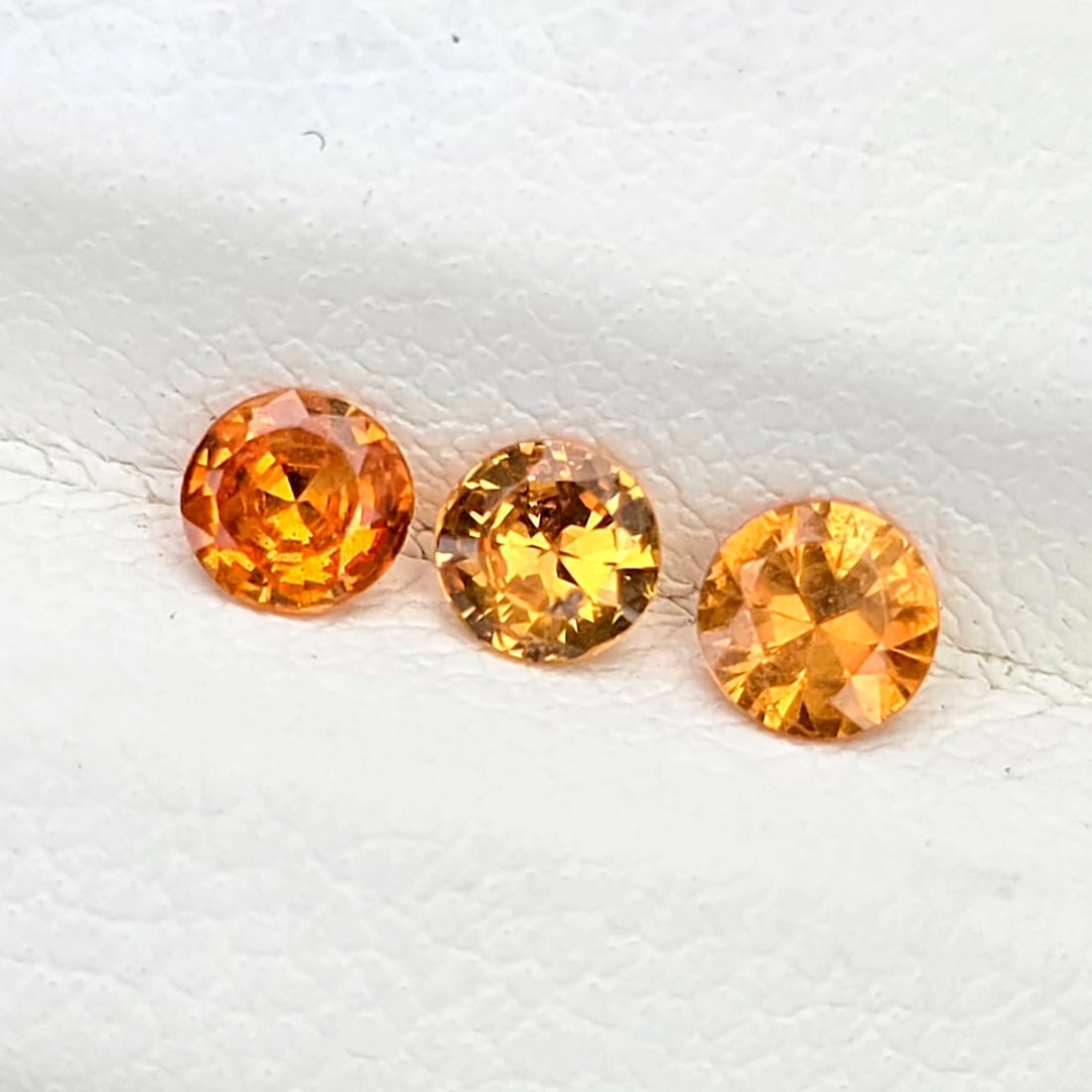0.54 Ct "Top Quality" Natural Orange Sapphire Lot: Gemstones: Natural Sapphire /Carat Weights: 0.54 ct /Size or Dimensions: 3.30 to 3.50 mm /Treatment: Treated