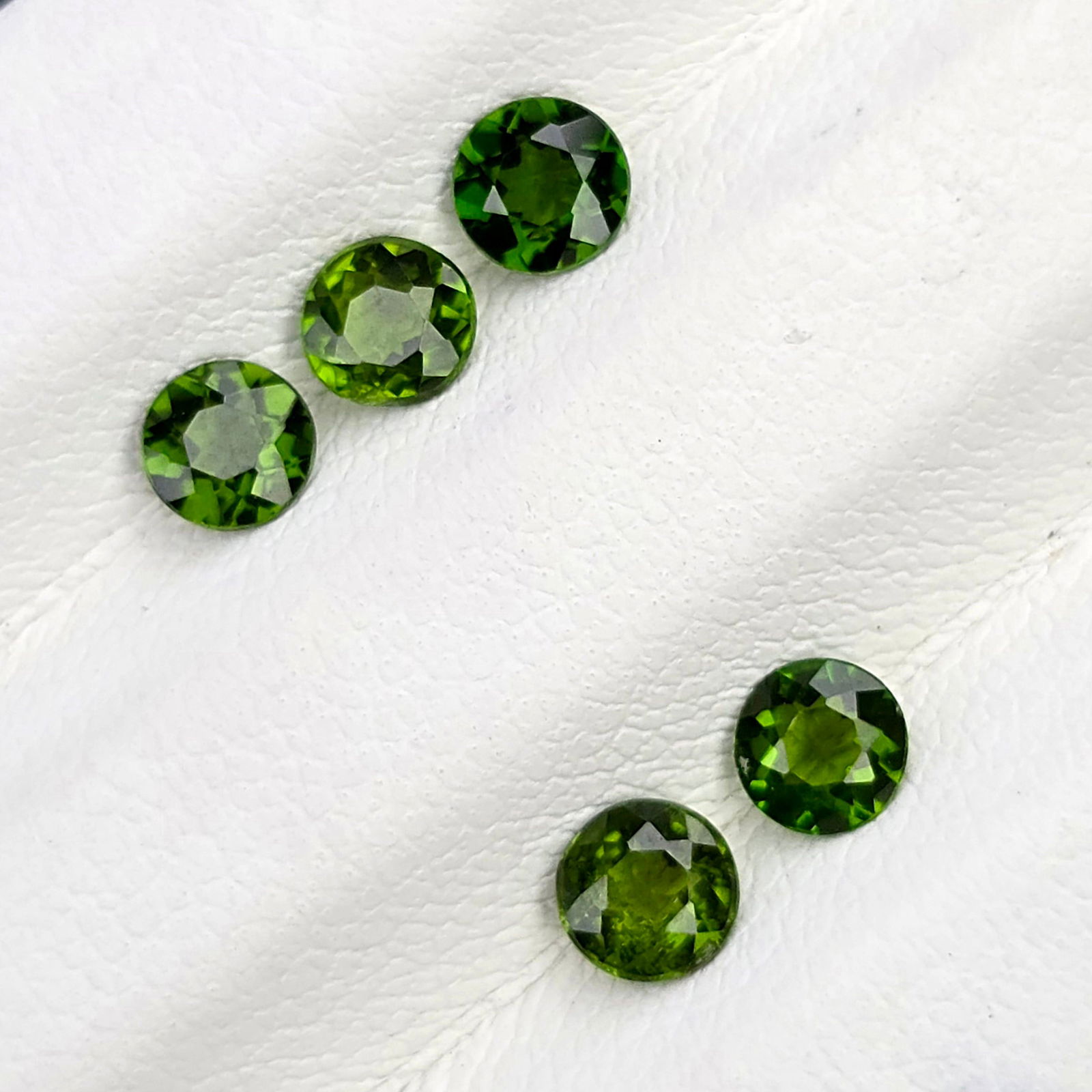1.29 Ct Rare Natural Chrome Diopside Round Set (1 of 2)