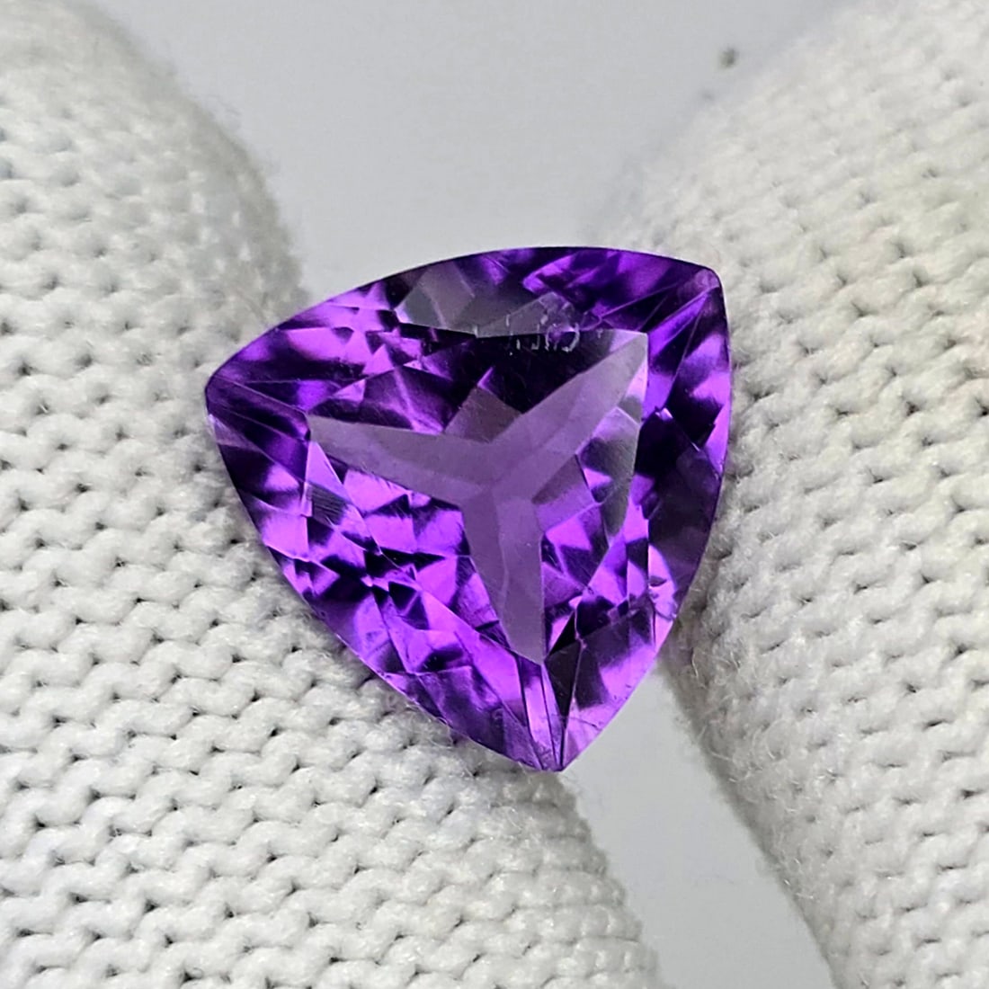 6.50 ct "Top Quality" Natural Deep Purple African Amethyst: Gemstones: Natural African Amethyst /Carat Weights: 6.50 ct /Size or Dimensions: 13 X 13 X 7.80 mm /Origin : Africa