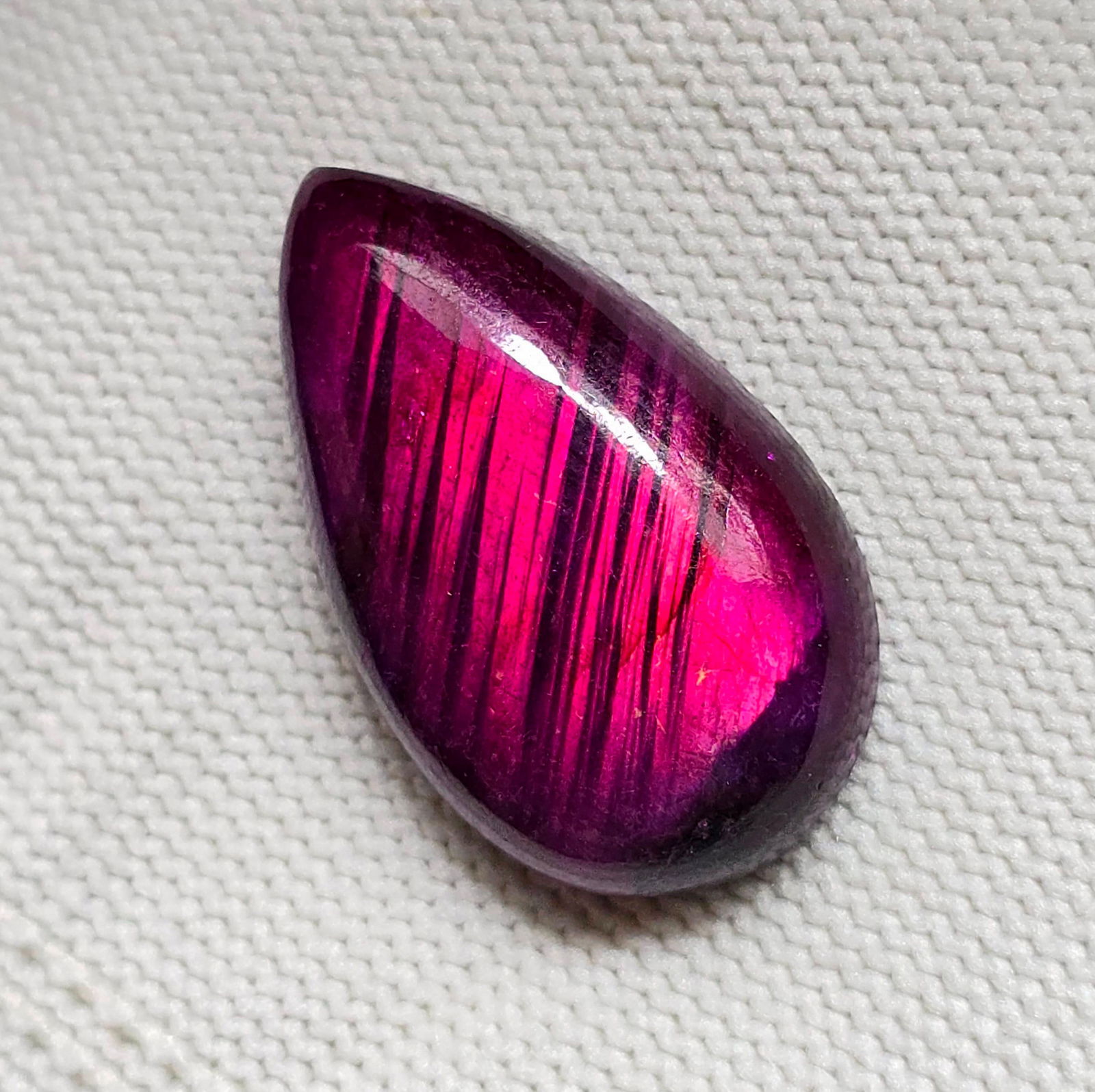 37.02 Ct "Stunning" Purple Fire Labradorite: Gemstones: Natural Labradorite /Carat Weights: 37.02 ct /Size or Dimensions: 32.30 X 19.40 X 7.60 mm /Treatment: Color Dyed