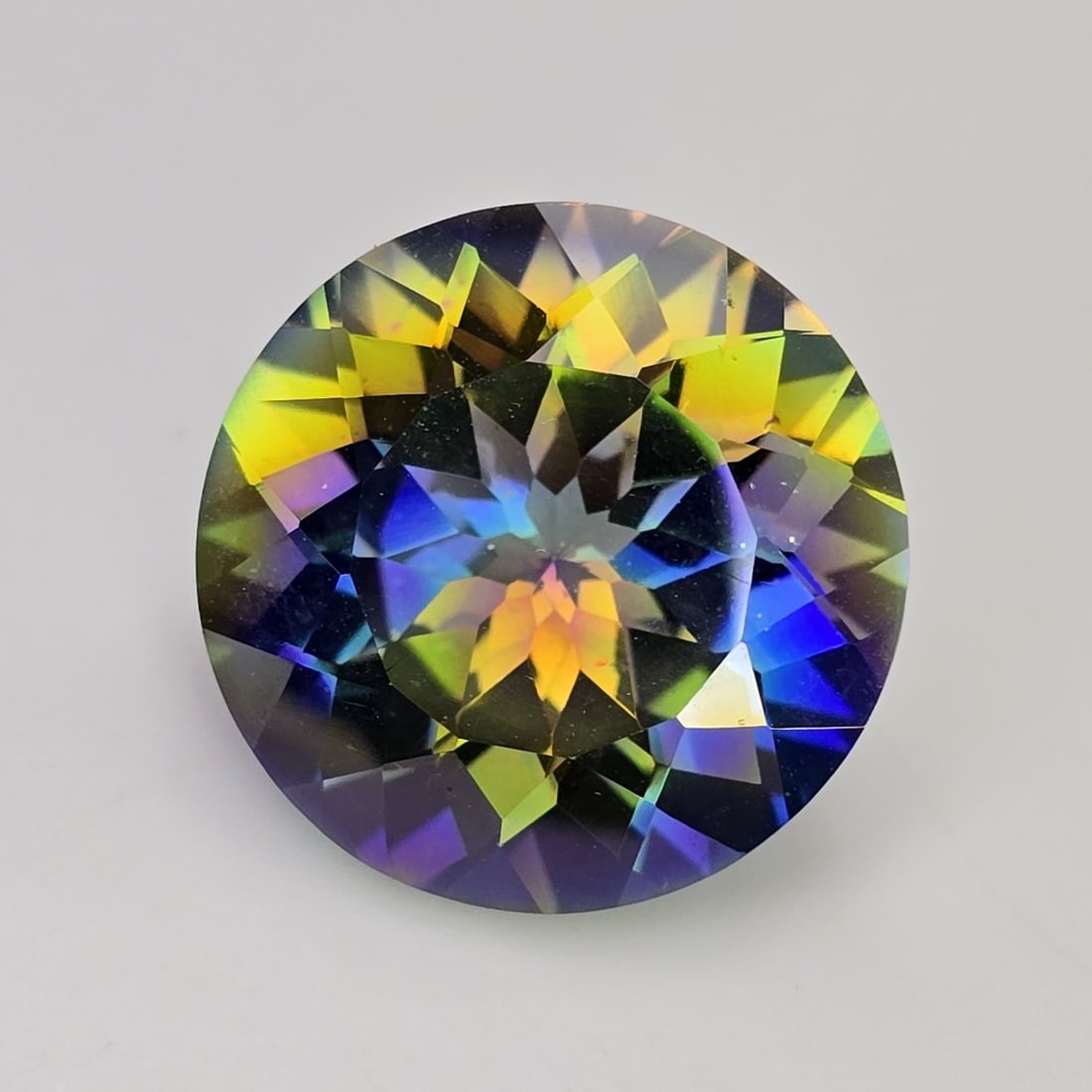 14.98 ct "Top Qulaity" Natural Rainbow Mystic Quartz: Gemstones: Natural Mystic Quartz /Carat Weights: 14.98 ct /Size or Dimensions: 17 X 17 X 10.80 mm /Treatment: Coated
