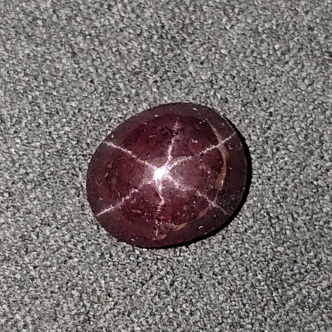6.18 Ct Unheated Natural Star Garnet: Gemstones: Natural Star Garnet /Carat Weights: 6.18 ct /Size or Dimensions: 10.70 X 9.20 X 5.60 mm /Treatment: None