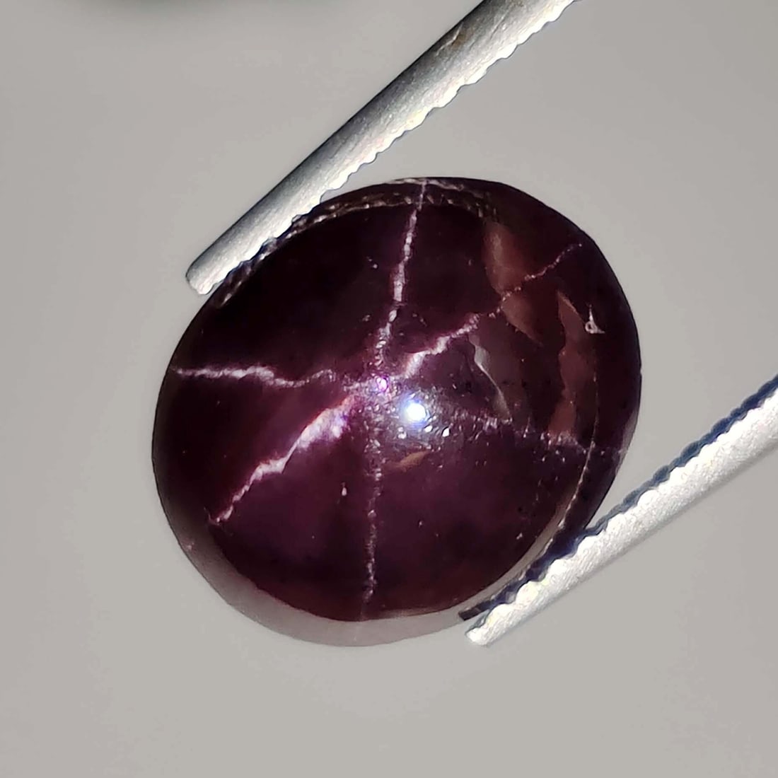 6.94 Ct Unheated Natural Star Garnet: Gemstones: Natural Star Garnet /Carat Weights: 6.94 ct /Size or Dimensions: 11.50 X 9.60 X 5.66 mm /Treatment: None