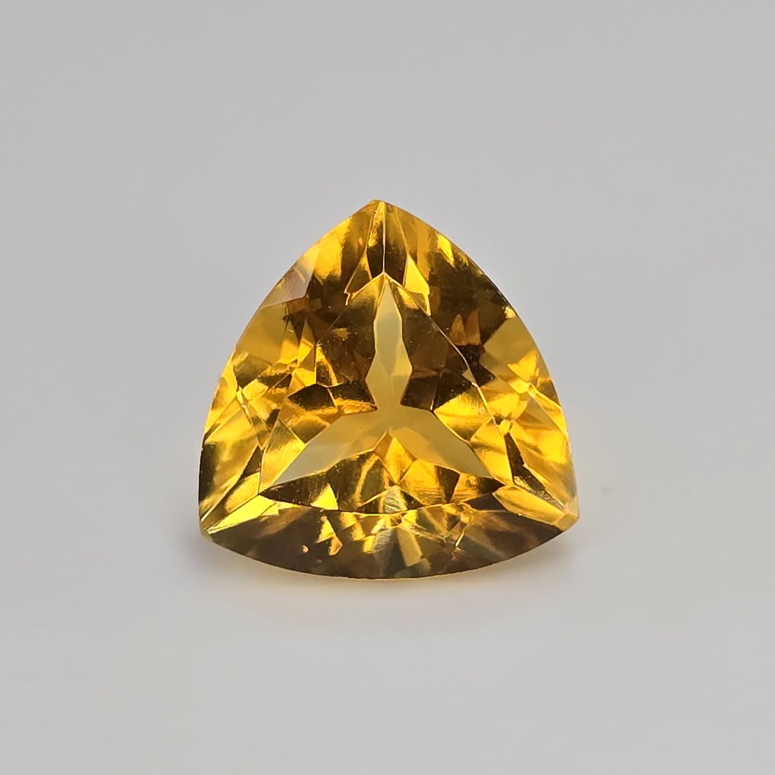 5.59 Ct "AAA Grade" Natural Citrine: Gemstones: Natural Citrine /Carat Weights: 5.59 Ct /Size or Dimensions: 12 X 11.80 X 8.20 mm
