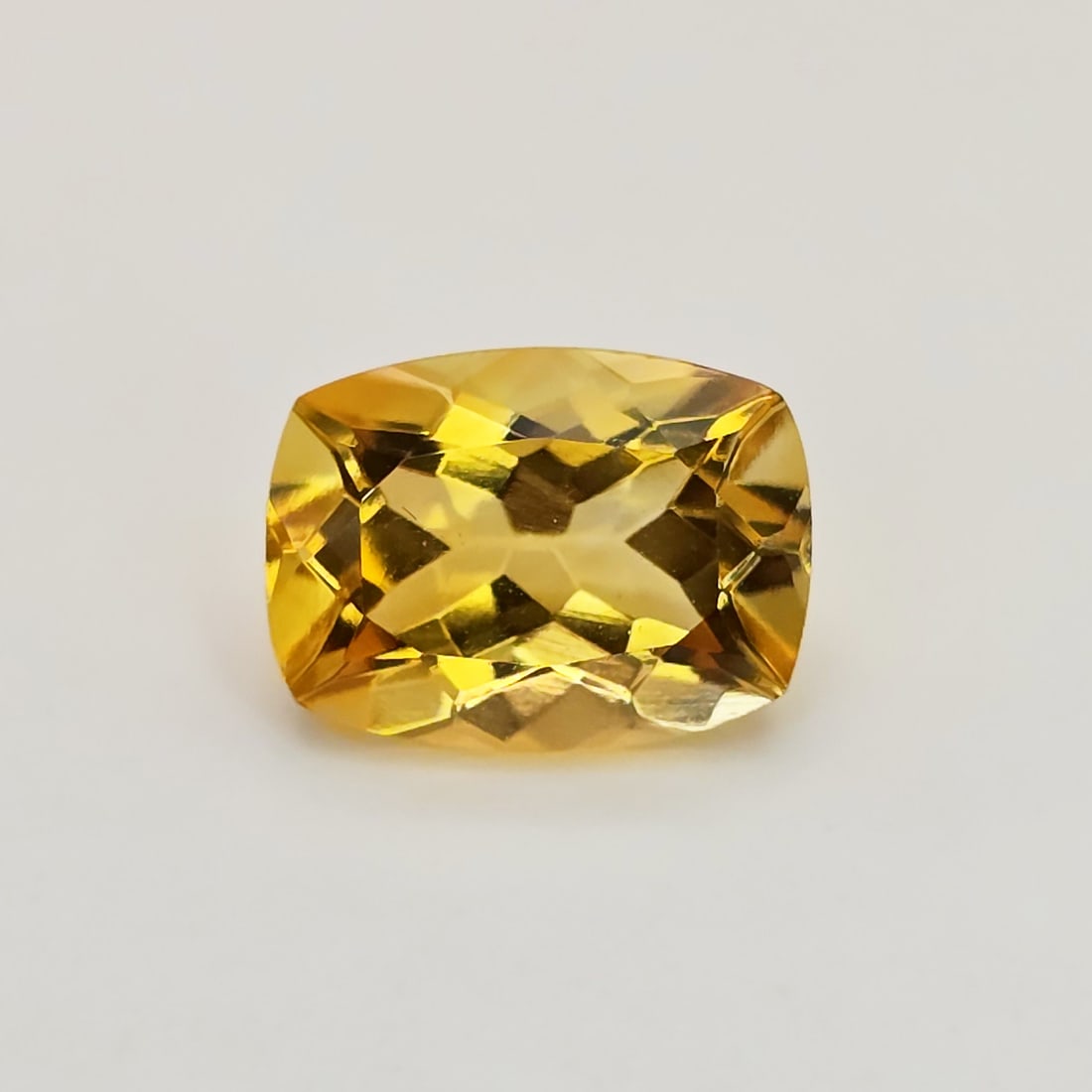 4.62 Ct "AAA Grade" Natural Citrine: Gemstones: Natural Citrine /Carat Weights: 4.62 Ct /Size or Dimensions: 12 X 9 X 6.80 mm Approx