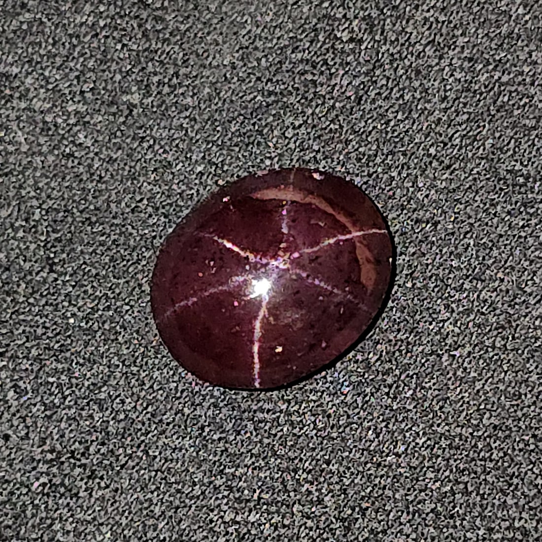 10.45 Ct Unheated Natural Star Garnet: Gemstones: Natural Star Garnet /Carat Weights: 10.45 ct /Size or Dimensions: 12.60 X 10.90 X 6.60 mm /Treatment: None
