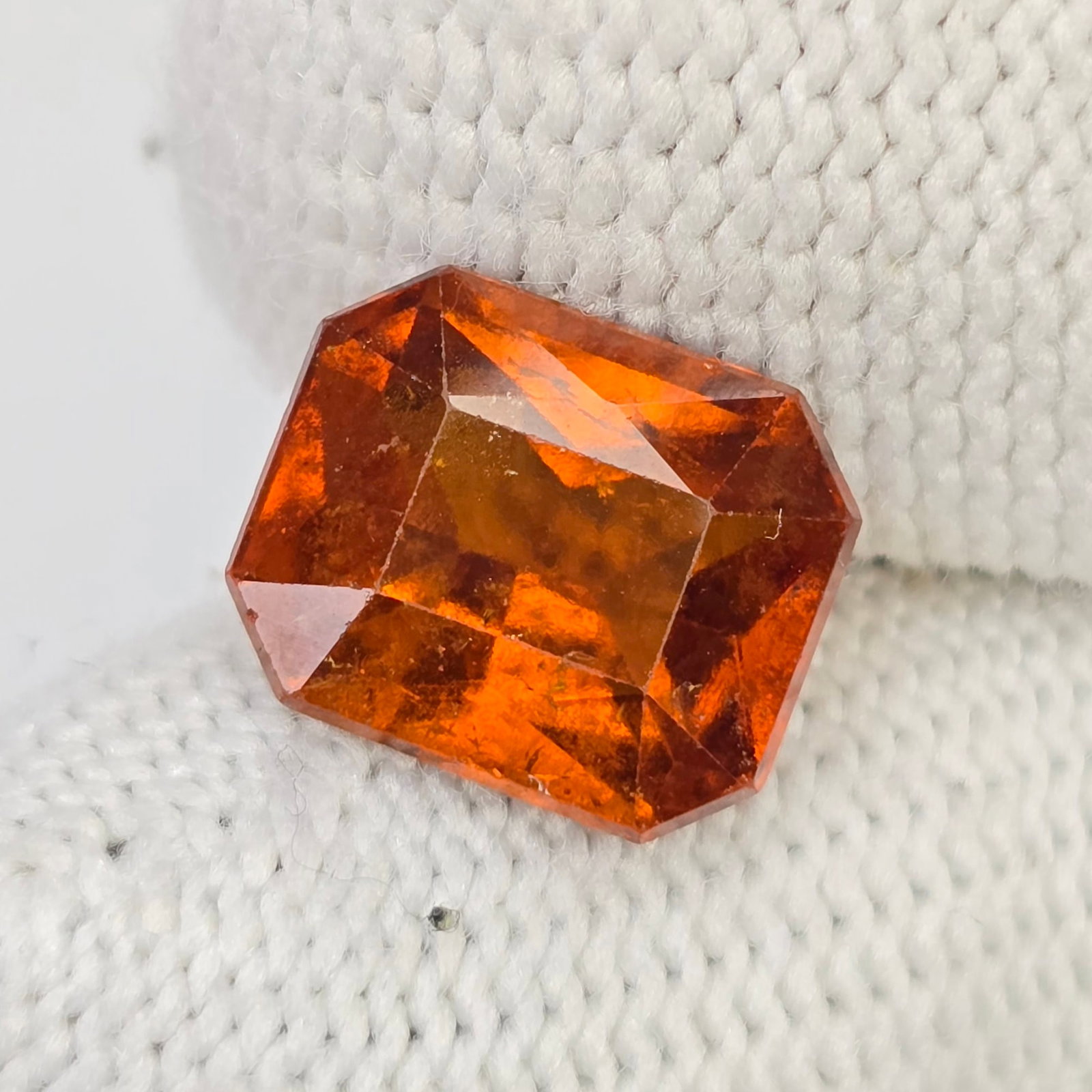 6.23 Ct Natural Fanta Orange Hessonite Garnet: Gemstones: Natural Hessonite Garnet /Carat Weights: 6.23 ct /Size or Dimensions: 11.50 X 9.60 X 6.30 mm /Treatment: None