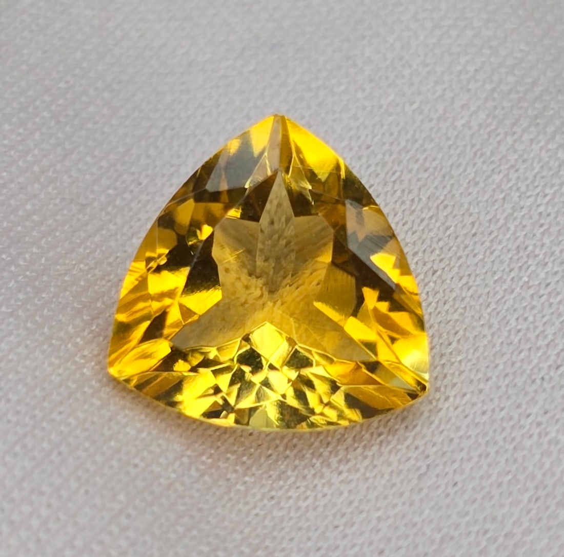 4.35 Ct "Top Quality" Natural Citrine: Gemstones: Natural Citrine /Carat Weights: 4.35 Ct /Size or Dimensions: 10.80 X 10.70 X 7 mm