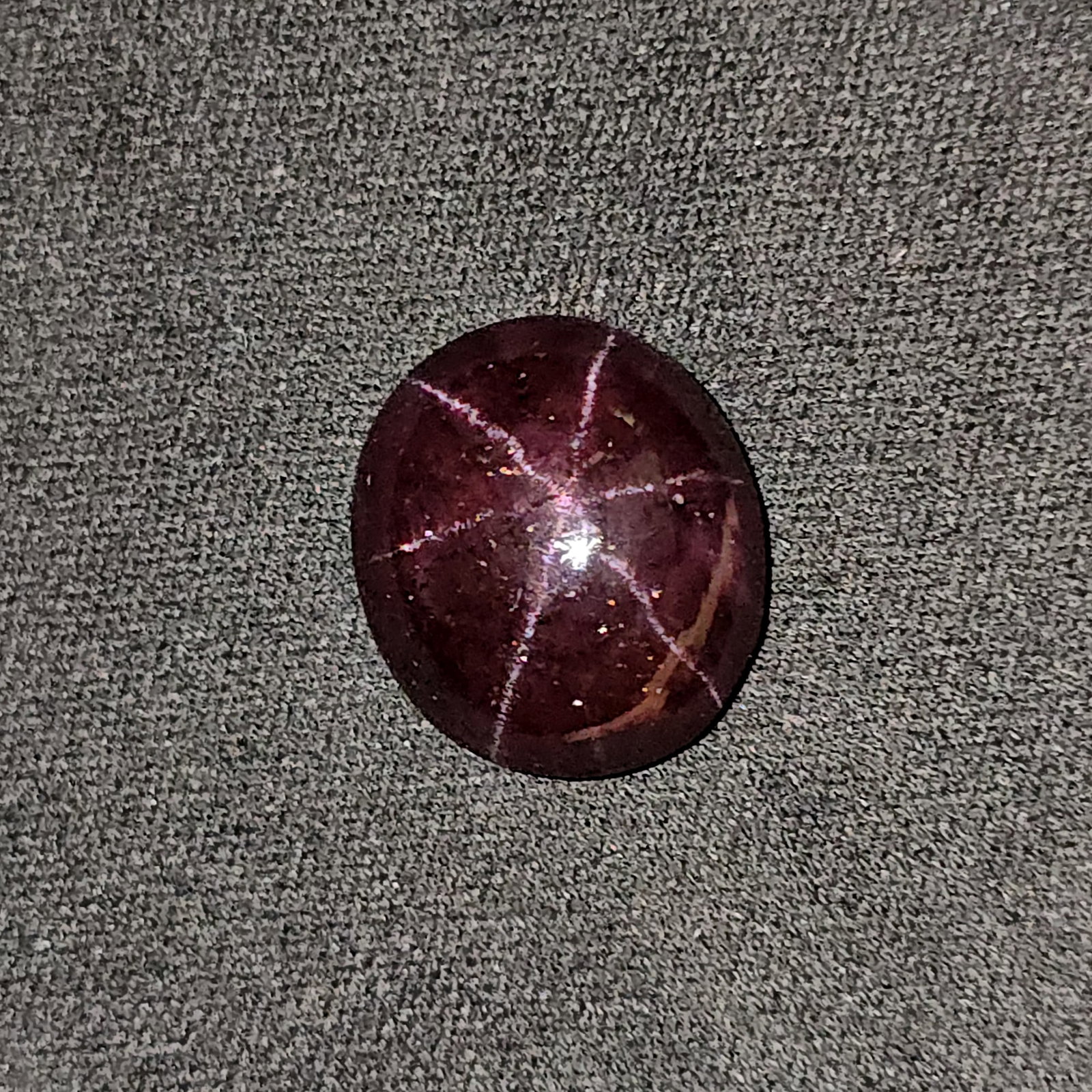16.88 Ct Unheated Natural Star Garnet: Gemstones: Natural Star Garnet /Carat Weights: 16.88 ct /Size or Dimensions: 16.10 X 14.30 X 6.50 mm /Treatment: None