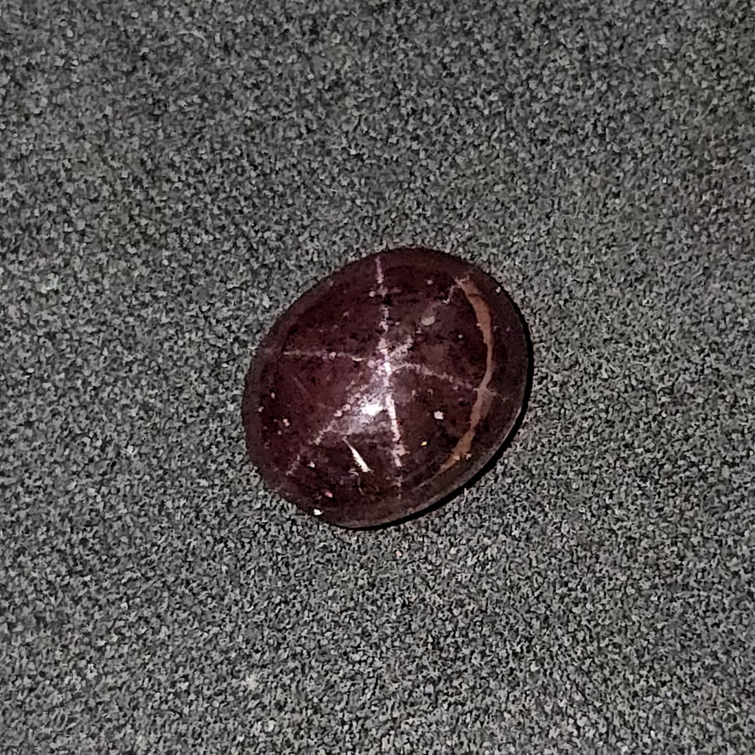 6.27 Ct Unheated Natural Star Garnet: Gemstones: Natural Star Garnet /Carat Weights: 6.27 ct /Size or Dimensions: 11.50 X 9.50 X 5.10 mm /Treatment: None
