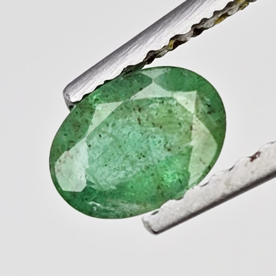 0.41 ct Natural Zambian Emerald Oval: Gemstones: Natural Emerald /Carat Weights: 0.41 ct /Size or Dimensions: 5.60 X 4.10 X 2.70 mm Approx /Treatment : Colorless Oil