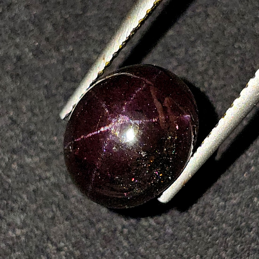 6.59 Ct Unheated Natural Star Garnet: Gemstones: Natural Star Garnet /Carat Weights: 6.59 ct /Size or Dimensions: 10.50 X 9 X 5.80 mm /Treatment: None