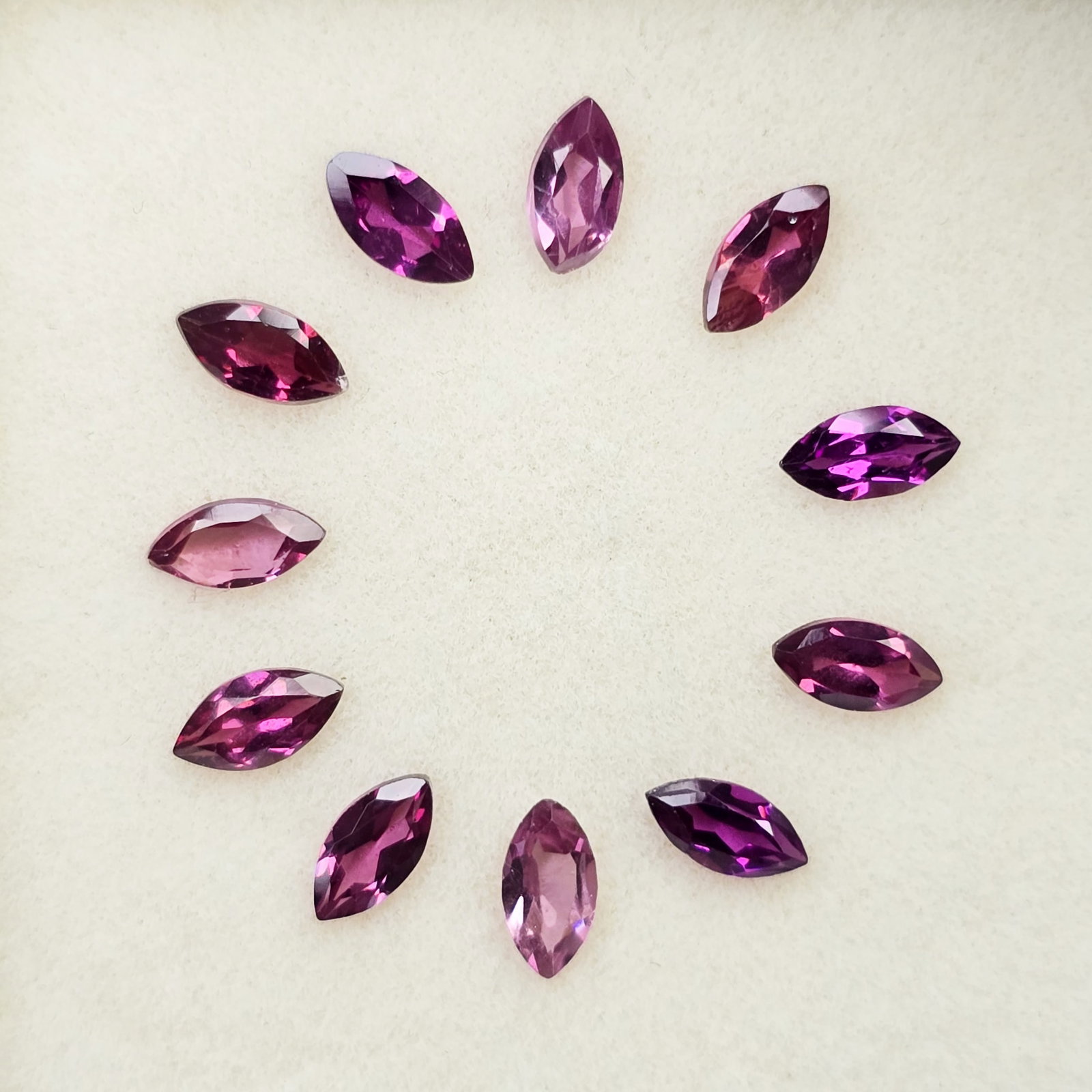 2.19 Ct Natural Rhodolite Garnet Marquise Set: Gemstones: Rhodolite Garnet /Carat Weights: 2.19 ct /Size or Dimensions: 5 X 2.50 mm
