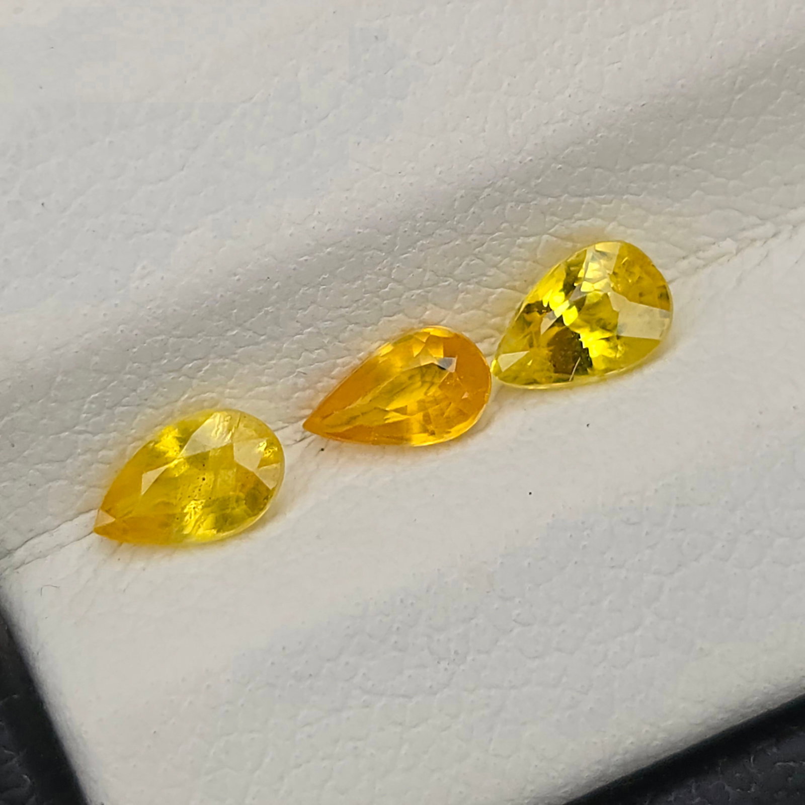 0.84 Ct "Top Quality" Natural Yellow Sapphire Set: Gemstones: Natural Sapphire /Carat Weights: 0.84 ct /Size or Dimensions: 5 X 3 mm /Treatment: Heated