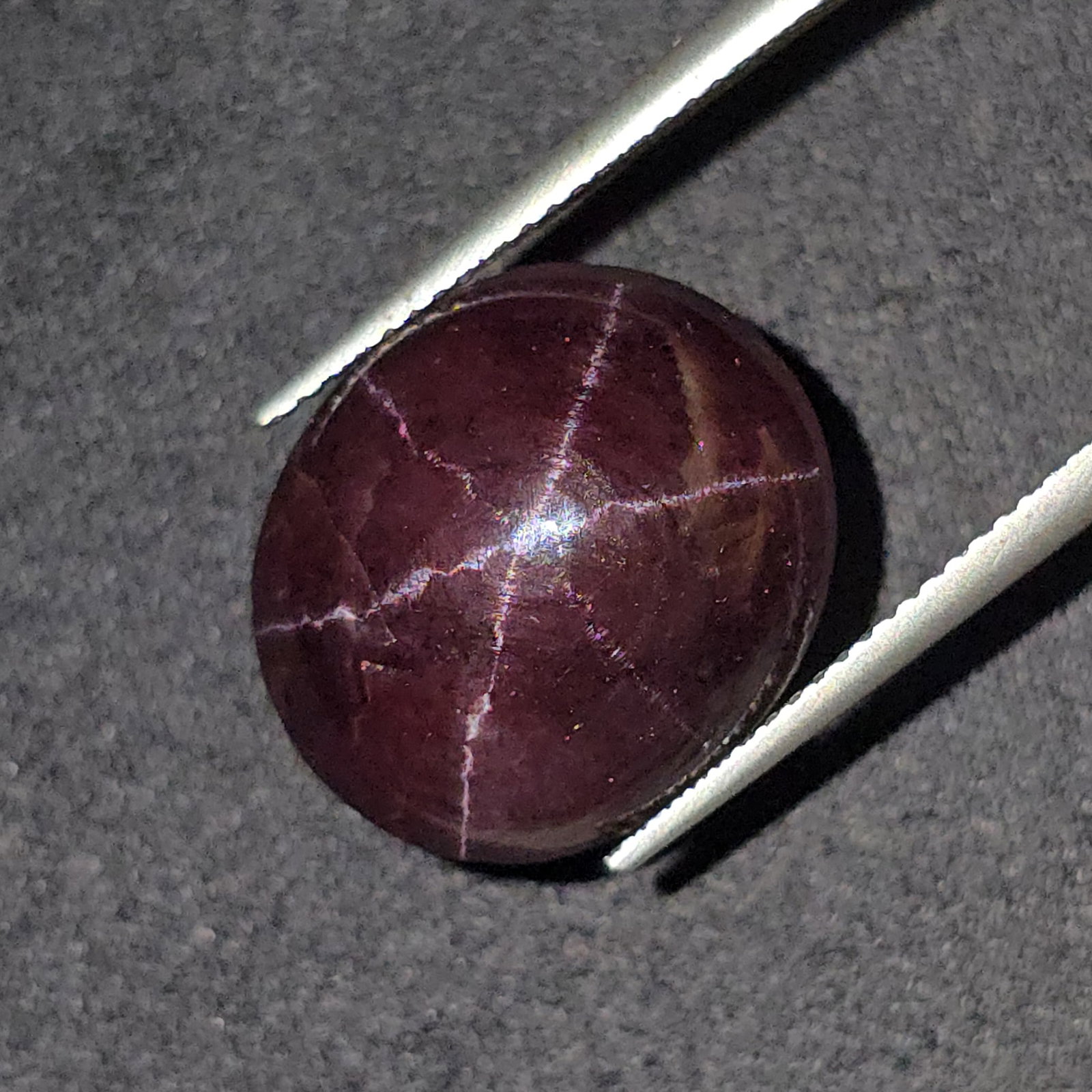 21.30 Ct Unheated Natural Star Garnet: Gemstones: Natural Star Garnet /Carat Weights: 21.30 ct /Size or Dimensions: 16 X 14.70 X 7.70 mm /Treatment: None