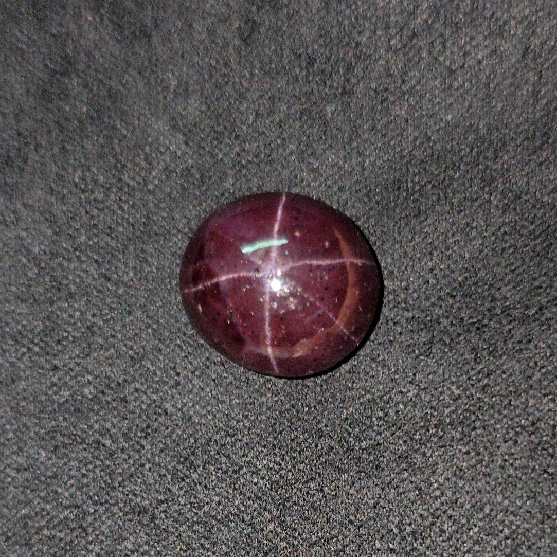 13 Ct Unheated Natural Star Garnet: Gemstones: Natural Star Garnet /Carat Weights: 13 ct /Size or Dimensions: 13.75 X 12.30 X 7 mm /Treatment: None