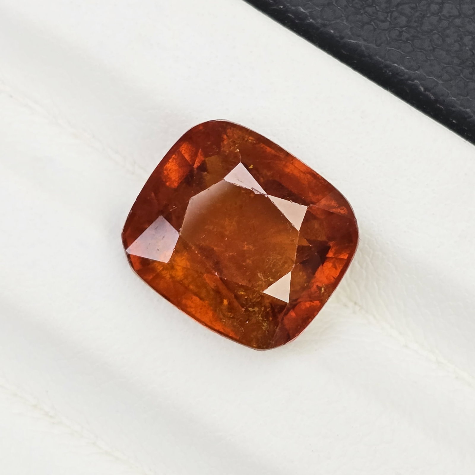 6.06 Ct Natural Hessonite Garnet: Gemstones: Natural Hessonite Garnet /Carat Weights: 6.06 ct /Size or Dimensions: 11.10 X 10 X 6.10 mm /Treatment: None