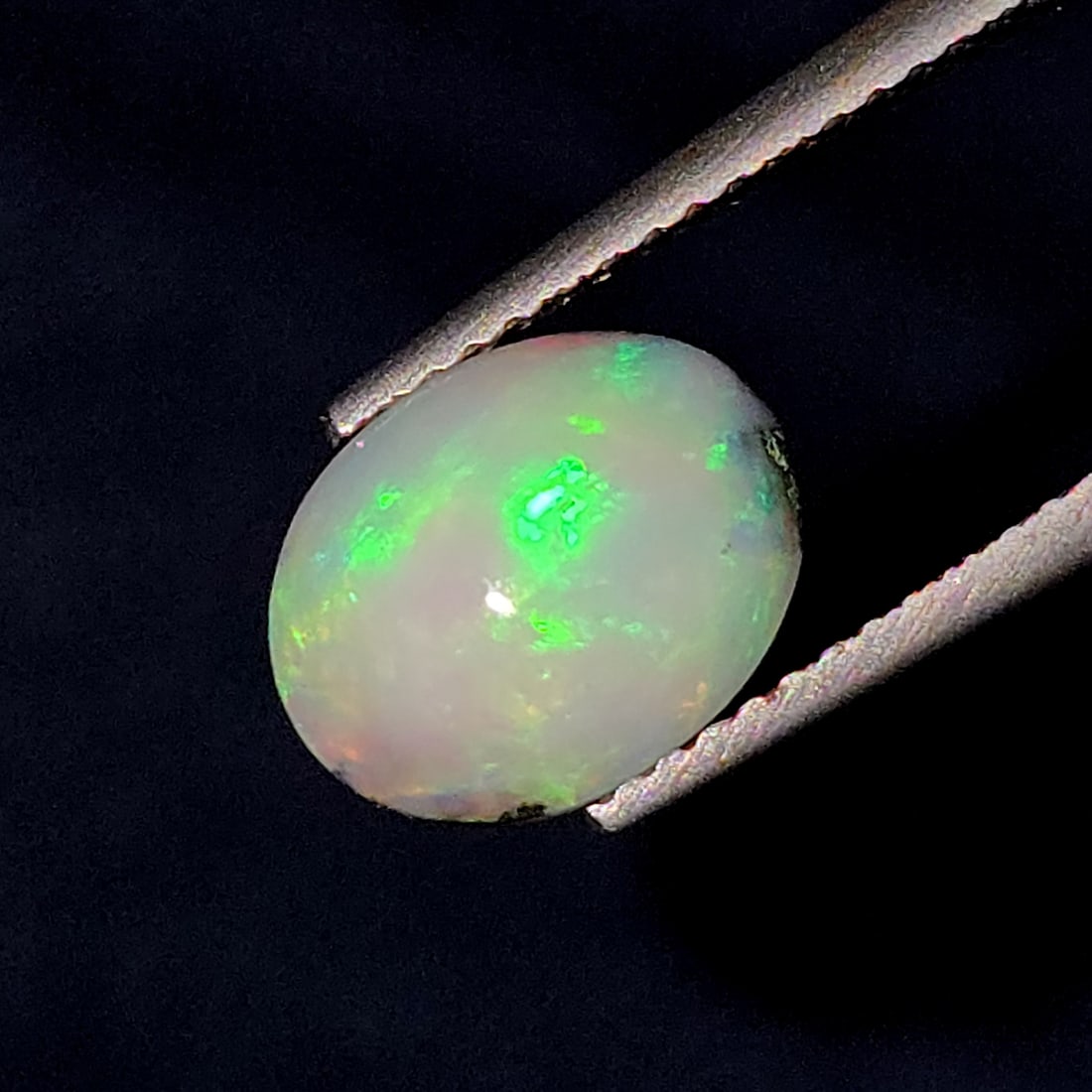 1.60 Ct Natural Ethiopian Fire Opal: Gemstones: Natural Fire OpalCarat Weights: 1.60 ct Size or Dimensions: 10 X 7.50 X 4.50 mmTreatment: No